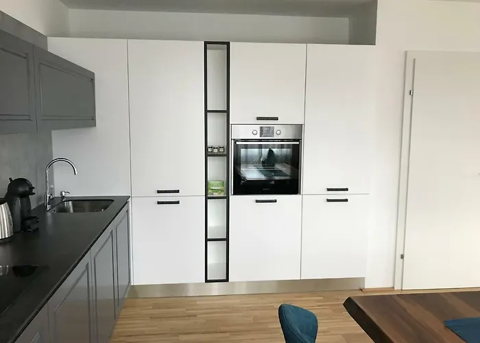 Hauptbanhof And Belvedere Two Bedroom Apartment Vienna