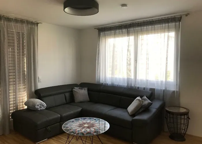 Hauptbanhof And Belvedere Two Bedroom *