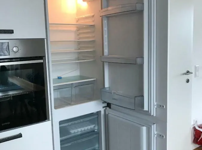 Hauptbanhof And Belvedere Two Bedroom Apartment Vienna